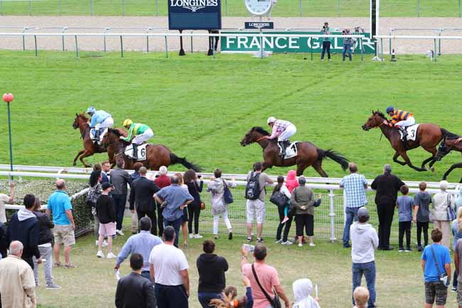 Photo d'arrivée de la course pmu PRIX DE BAVENT à DEAUVILLE le Vendredi 4 août 2017