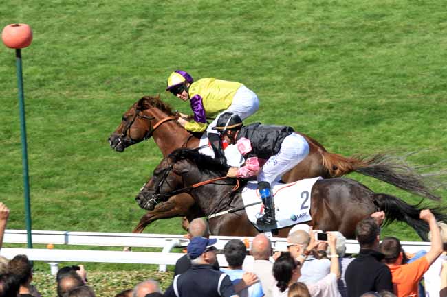 Photo d'arrivée de la course pmu LARC PRIX MAURICE DE GHEEST à DEAUVILLE le Dimanche 6 août 2017