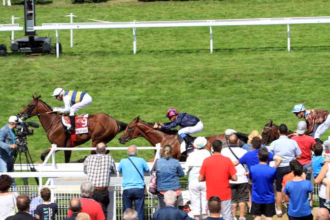 Photo d'arrivée de la course pmu PRIX DJAKAO à CLAIREFONTAINE le Lundi 7 août 2017