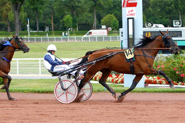 Photo d'arrivée de la course pmu PRIX DE L'UNION DE LA PRESSE HIPPIQUE à ENGHIEN le Mercredi 16 août 2017