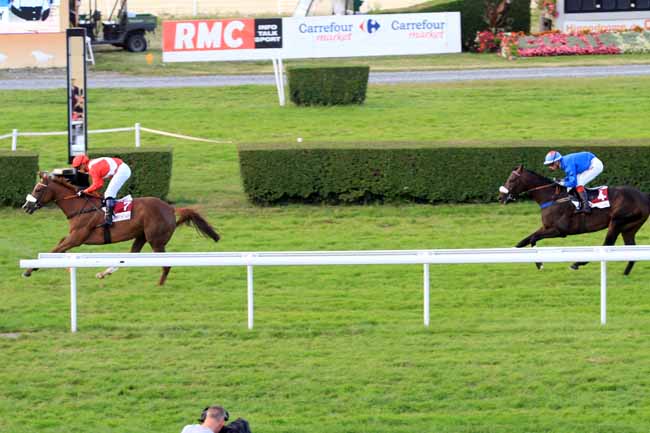 Photo d'arrivée de la course pmu PRIX DES FUSAINS à CLAIREFONTAINE le Mercredi 16 août 2017