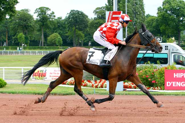 Photo d'arrivée de la course pmu PRIX D'ARGENTEUIL à ENGHIEN le Jeudi 17 août 2017