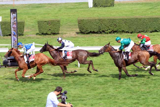 Photo d'arrivée de la course pmu PRIX SCHONBRUNN à CLAIREFONTAINE le Mardi 29 août 2017