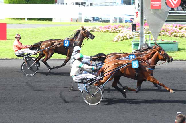 Photo d'arrivée de la course pmu PRIX DE CORBEIL à PARIS-VINCENNES le Jeudi 31 août 2017