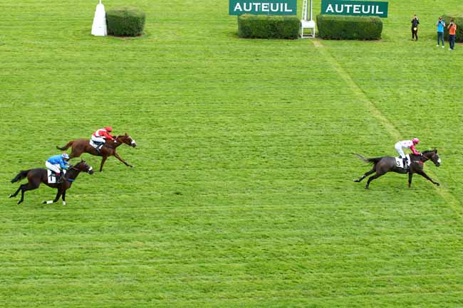 Photo d'arrivée de la course pmu PRIX CADOUDAL à AUTEUIL le Jeudi 7 septembre 2017