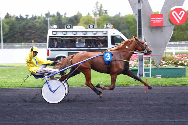 Photo d'arrivée de la course pmu PRIX D'ASNIERES à PARIS-VINCENNES le Lundi 11 septembre 2017
