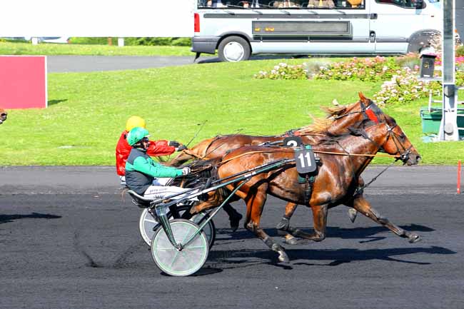 Photo d'arrivée de la course pmu PRIX DE BEAUCAIRE à PARIS-VINCENNES le Jeudi 21 septembre 2017
