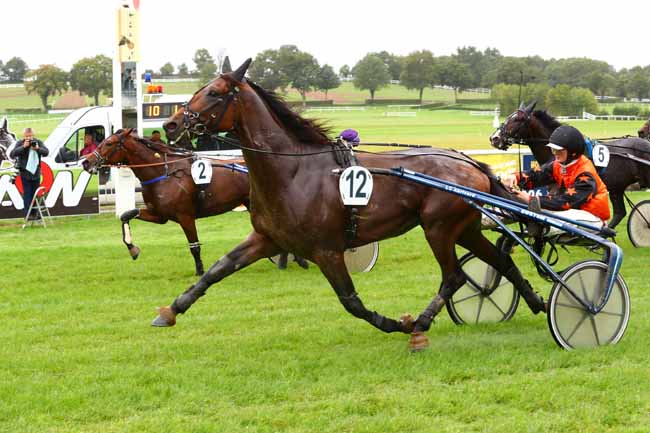Photo d'arrivée de la course pmu PRIX UNE DE MAI à CRAON le Lundi 25 septembre 2017