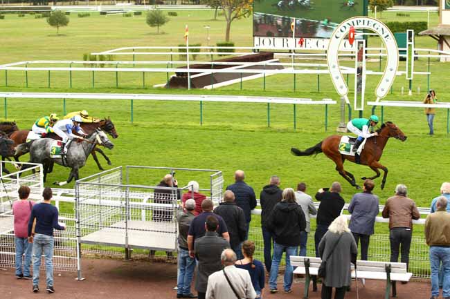 Photo d'arrivée de la course pmu PRIX LOISELEUR à COMPIEGNE le Jeudi 28 septembre 2017