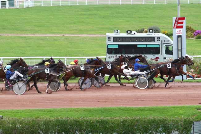 Photo d'arrivée de la course pmu PRIX D'EGLETONS à ENGHIEN le Lundi 2 octobre 2017