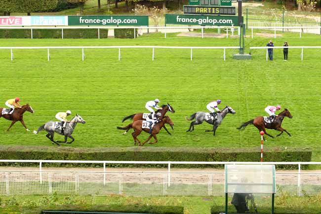 Photo d'arrivée de la course pmu PRIX DE BERNOUVILLE à SAINT-CLOUD le Mardi 10 octobre 2017