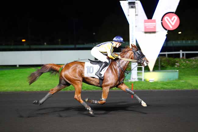 Photo d'arrivée de la course pmu PRIX MAJA à PARIS-VINCENNES le Mardi 10 octobre 2017