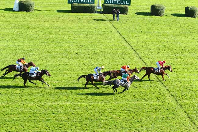 Photo d'arrivée de la course pmu PRIX PRINCE D'ECOUEN à AUTEUIL le Samedi 14 octobre 2017