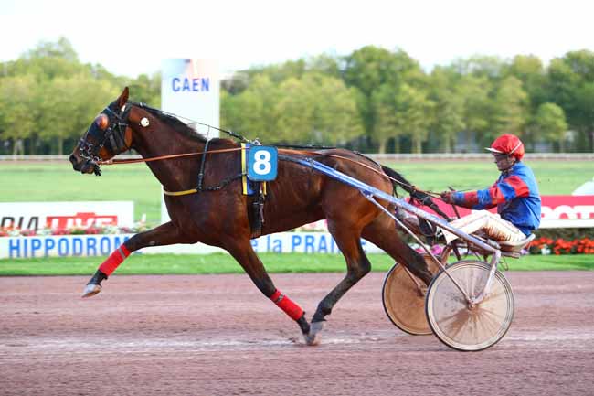 Photo d'arrivée de la course pmu PRIX STUART à CAEN le Samedi 21 octobre 2017