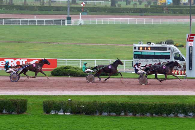Photo d'arrivée de la course pmu PRIX DE THIEZAC (GR B) à ENGHIEN le Lundi 23 octobre 2017