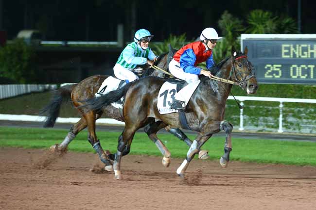 Photo d'arrivée de la course pmu PRIX DE L'HOTEL DES MONNAIES à ENGHIEN le Mercredi 25 octobre 2017