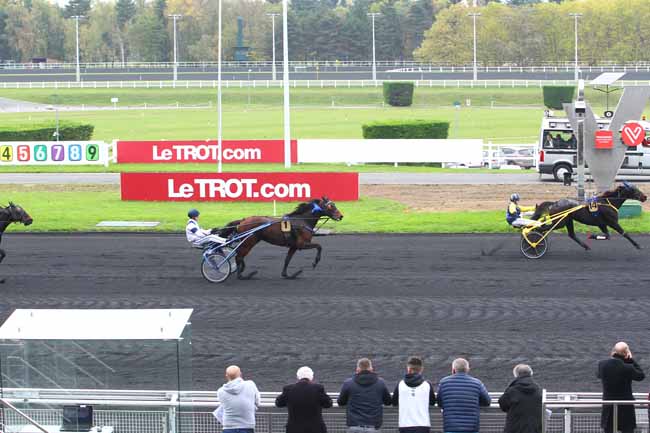 Photo d'arrivée de la course pmu PRIX DE SOULAC à PARIS-VINCENNES le Jeudi 2 novembre 2017