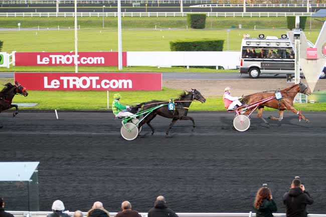 Photo d'arrivée de la course pmu PRIX DE MORLAIX (GR A) à PARIS-VINCENNES le Lundi 6 novembre 2017