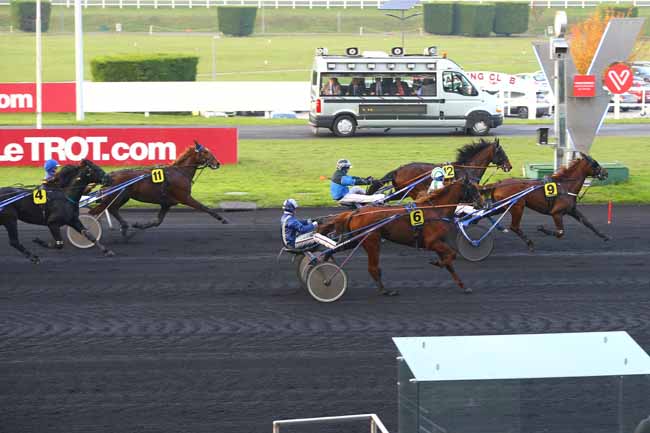 Photo d'arrivée de la course pmu PRIX DE BELLE ILE à PARIS-VINCENNES le Jeudi 9 novembre 2017