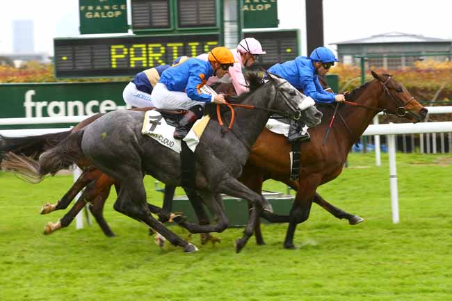 Photo d'arrivée de la course pmu PRIX CHAPEAU ROUGE à SAINT-CLOUD le Vendredi 10 novembre 2017