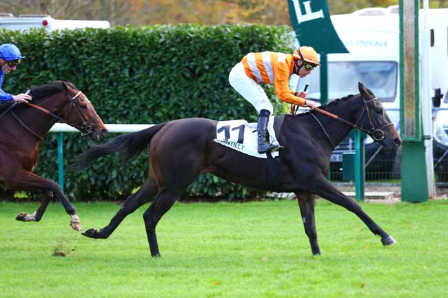 Photo d'arrivée de la course pmu PRIX YACOWLEF à CHANTILLY le Lundi 13 novembre 2017