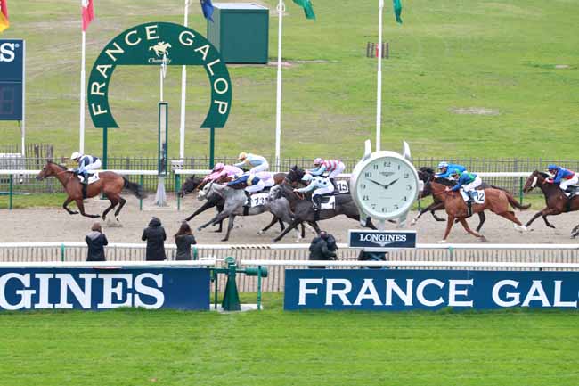 Photo d'arrivée de la course pmu PRIX DU PADDOCK à CHANTILLY le Mardi 21 novembre 2017