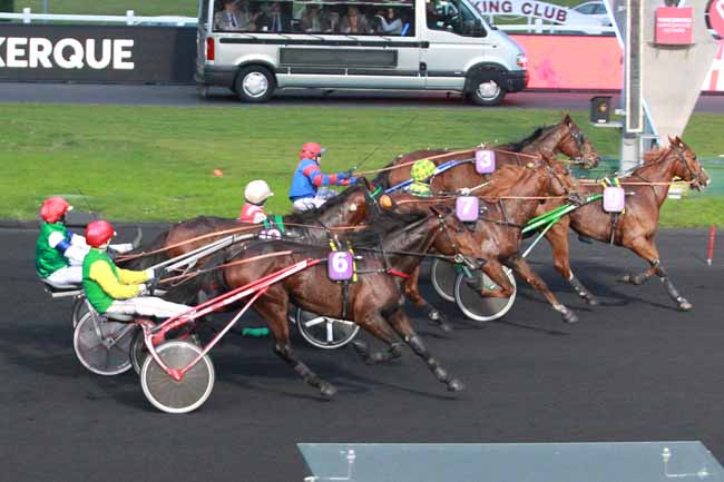 Photo d'arrivée de la course pmu PRIX DE DUNKERQUE à PARIS-VINCENNES le Jeudi 23 novembre 2017