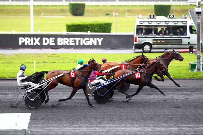 Photo d'arrivée de la course pmu PRIX DE BRETIGNY à PARIS-VINCENNES le Lundi 27 novembre 2017