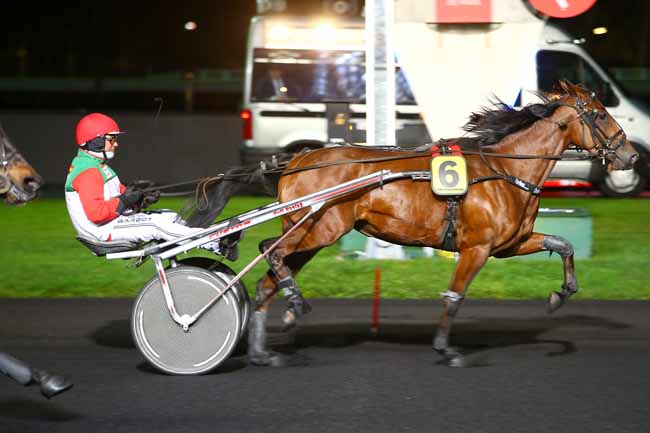 Photo d'arrivée de la course pmu PRIX KLIO à PARIS-VINCENNES le Mardi 28 novembre 2017