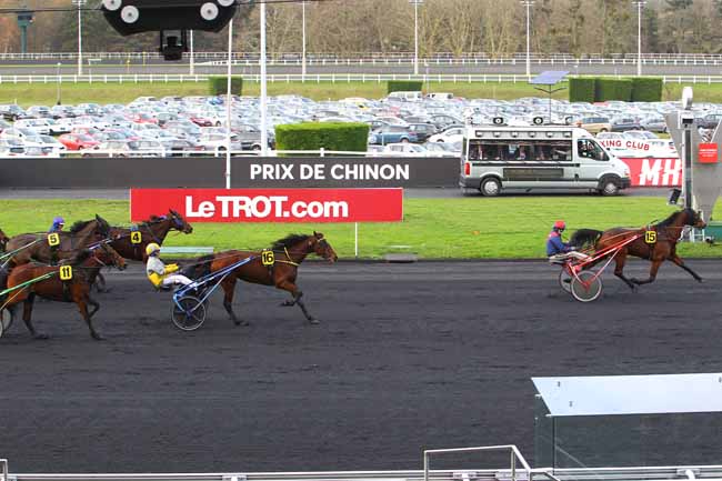 Photo d'arrivée de la course pmu PRIX DE CHINON à PARIS-VINCENNES le Dimanche 10 décembre 2017