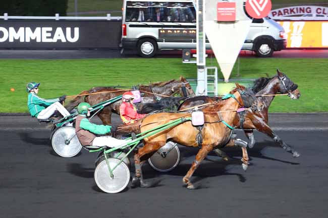 Photo d'arrivée de la course pmu PRIX GENERAL DU POMMEAU à PARIS-VINCENNES le Samedi 16 décembre 2017