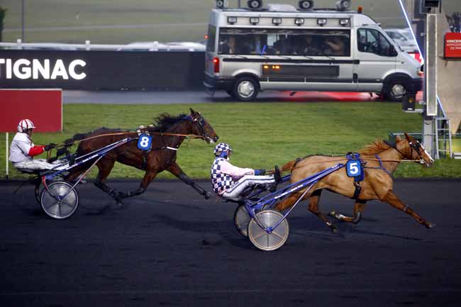 Photo d'arrivée de la course pmu PRIX DE FUSTIGNAC à PARIS-VINCENNES le Mercredi 20 décembre 2017
