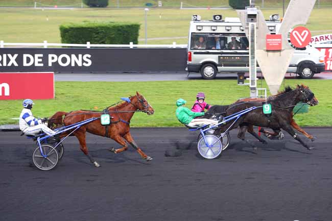 Photo d'arrivée de la course pmu PRIX DE PONS à PARIS-VINCENNES le Vendredi 22 décembre 2017