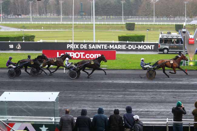 Photo d'arrivée de la course pmu PRIX DE SAINTE-MARIE-DU-MONT à PARIS-VINCENNES le Vendredi 29 décembre 2017