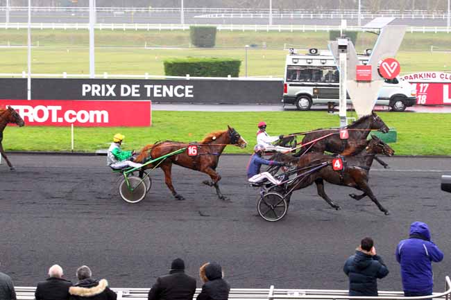 Photo d'arrivée de la course pmu PRIX DE TENCE à PARIS-VINCENNES le Samedi 30 décembre 2017