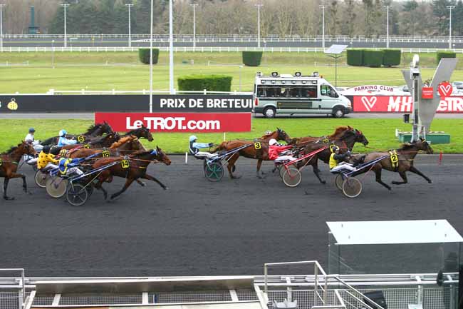 Photo d'arrivée de la course pmu PRIX DE BRETEUIL à PARIS-VINCENNES le Samedi 6 janvier 2018