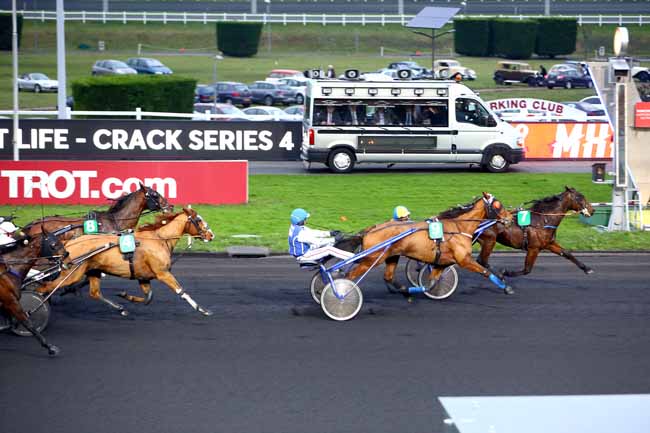 Photo d'arrivée de la course pmu PRIX DRAFT LIFE - CRACK SERIES 4 ANS 2017 à PARIS-VINCENNES le Dimanche 7 janvier 2018