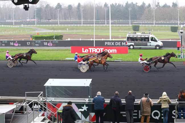 Photo d'arrivée de la course pmu PRIX DE MAURIAC à PARIS-VINCENNES le Vendredi 12 janvier 2018