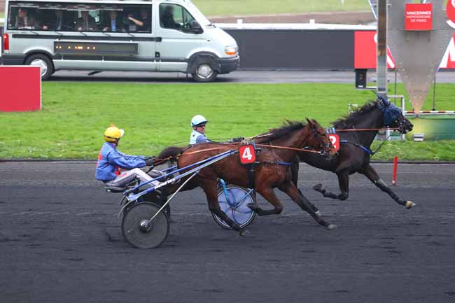 Photo d'arrivée de la course pmu PRIX DE VIC-BIGORRE à PARIS-VINCENNES le Vendredi 12 janvier 2018