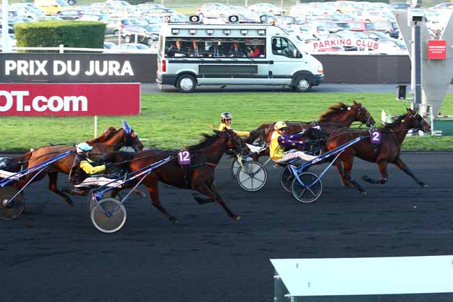 Photo d'arrivée de la course pmu PRIX DU JURA à PARIS-VINCENNES le Dimanche 14 janvier 2018