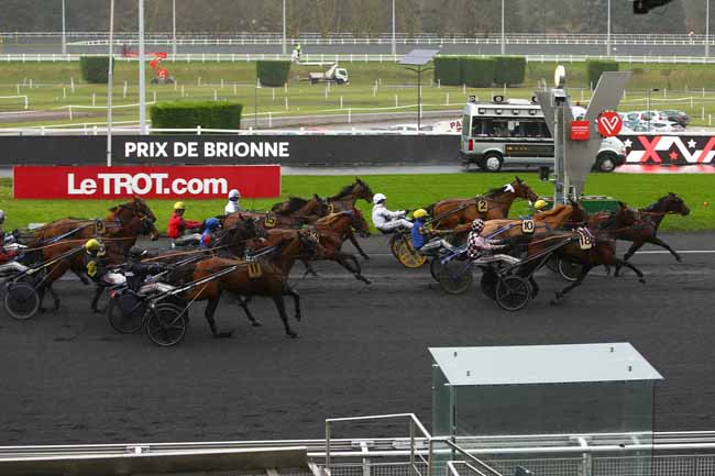 Photo d'arrivée de la course pmu PRIX DE BRIONNE à PARIS-VINCENNES le Lundi 15 janvier 2018