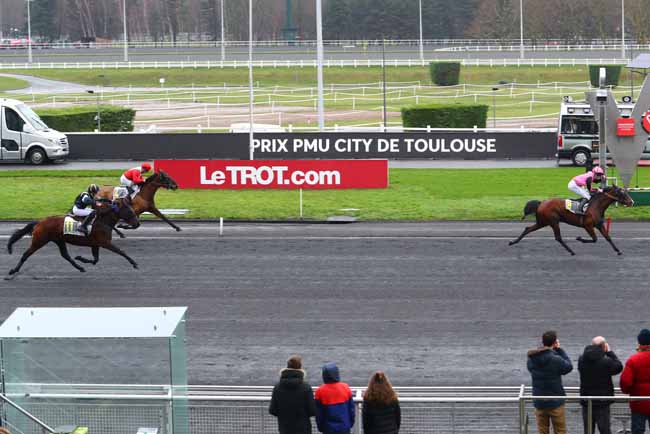 Photo d'arrivée de la course pmu PRIX DE COURTOMER à PARIS-VINCENNES le Samedi 20 janvier 2018