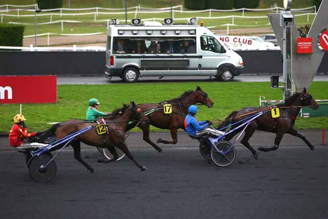 Photo d'arrivée de la course pmu PRIX DE LA VALETTE à PARIS-VINCENNES le Jeudi 25 janvier 2018