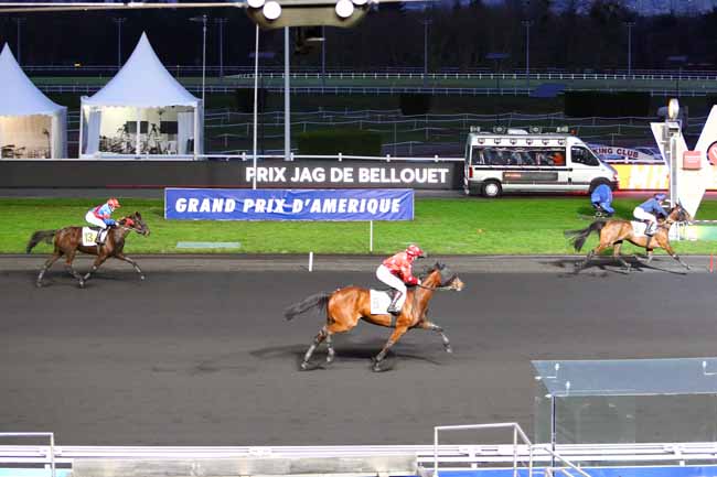 Photo d'arrivée de la course pmu PRIX JAG DE BELLOUET à PARIS-VINCENNES le Samedi 27 janvier 2018