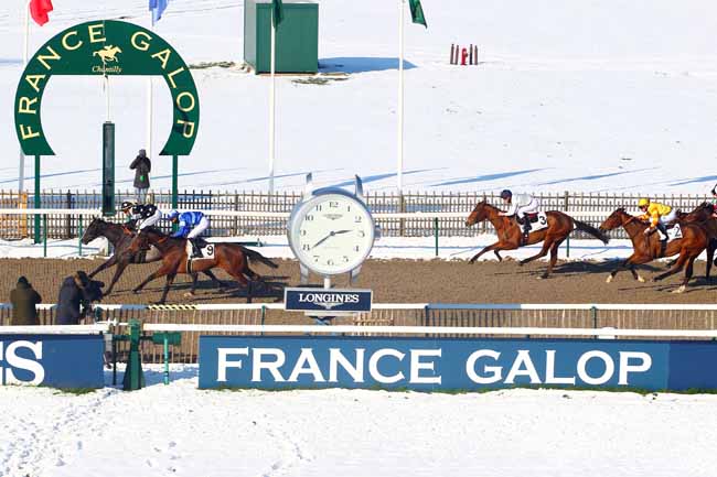 Photo d'arrivée de la course pmu PRIX DE LA HAUTE POMMERAYE à CHANTILLY le Jeudi 8 février 2018