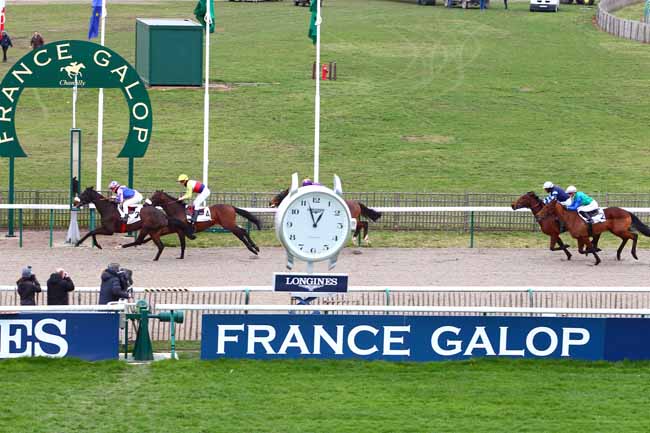 Photo d'arrivée de la course pmu PRIX DE LA ROUTE BOURBON à CHANTILLY le Mardi 13 février 2018