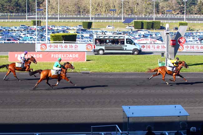 Photo d'arrivée de la course pmu PRIX PAUL BASTARD à PARIS-VINCENNES le Dimanche 25 février 2018