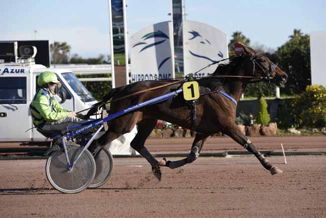 Photo d'arrivée de la course pmu PRIX PLUTO DU VIVIER à CAGNES-SUR-MER le Vendredi 2 mars 2018