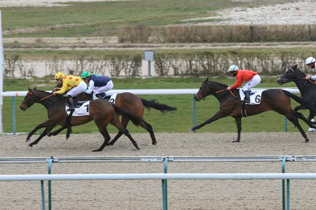 Photo d'arrivée de la course pmu PRIX DE BAQUEVILLE à DEAUVILLE le Vendredi 2 mars 2018