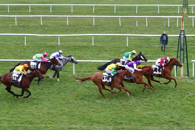 Photo d'arrivée de la course pmu PRIX DE LA GASCOGNE à FONTAINEBLEAU le Jeudi 22 mars 2018